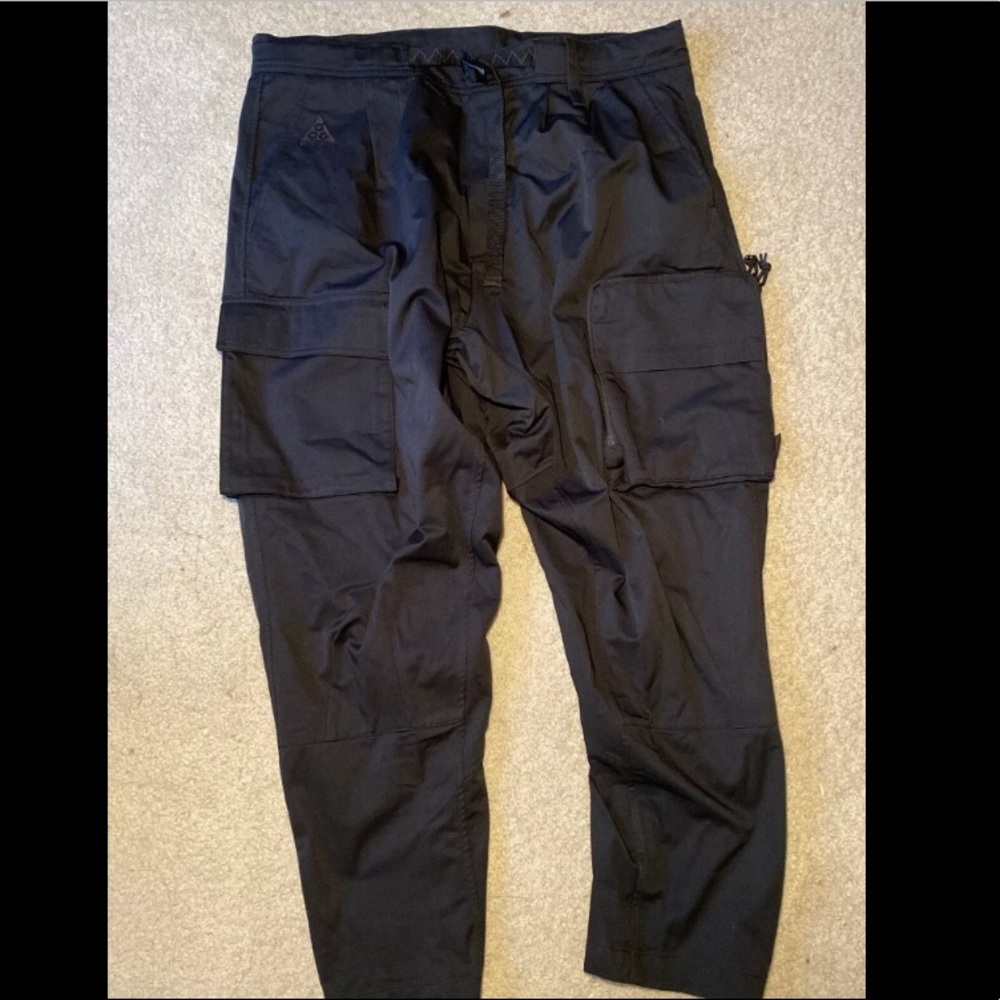 Brand new Nike ACG men’s cargo pant